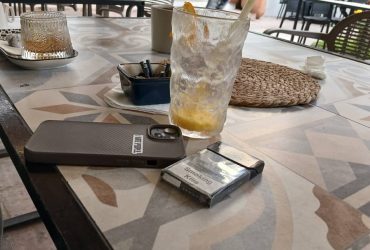 بفرمایید سیگار؛ منوی یک کافه برای نوجوانان اهوازی